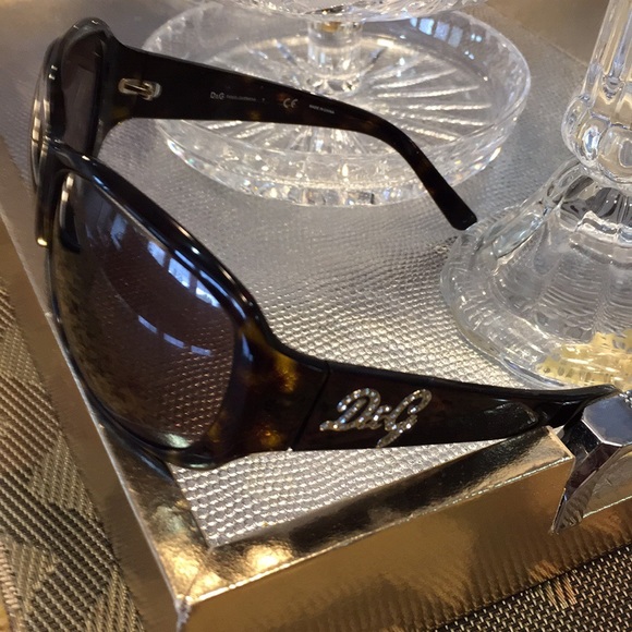 Dolce & Gabbana Tortoise Shell Sunglasses - Picture 3 of 8